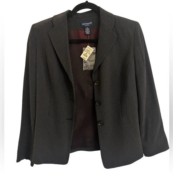Ann Taylor NWT 8p 4 button blazer - Picture 2 of 6